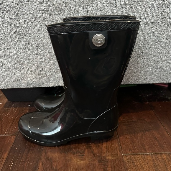 Ugg Rain Boots - Picture 7 of 9